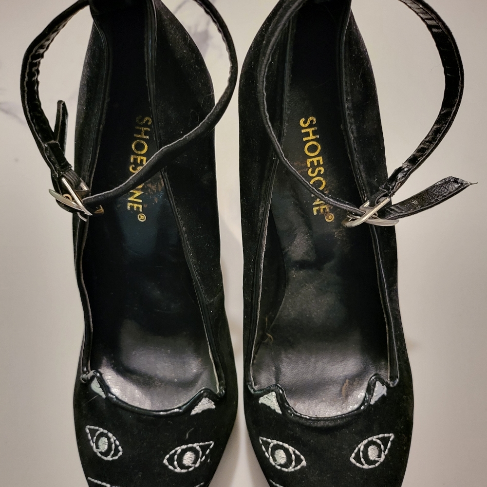 Velvet cat shoes